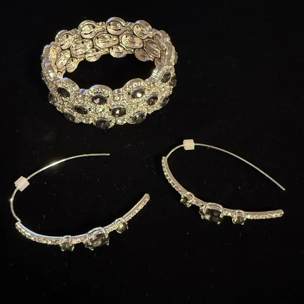 Dillards Bracelet and Matching Earrings - Picture 1 of 7